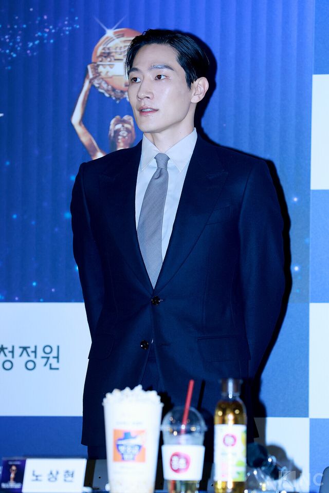 배우 노상현이 29일 오전 11시 서울 영등포구 CGV여의도에서 진행된 제46회 청룡영화상 핸드프린팅 행사에서 포즈를 취하고 있다. 사진=김규빈 기자