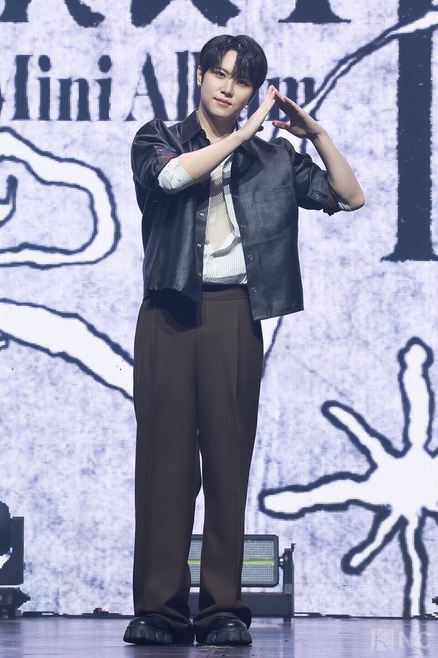 그룹 위아이(WEi) 김동한이 29일 오후 2시 서울 광진구 예스24라이브홀에서 진행된 미니 8집 ‘원더랜드(Wonderland)’ 발매 기념 쇼케이스에 참석했다. 사진=김규빈 기자