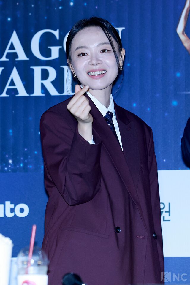 배우 이상희가 29일 오전 11시 서울 영등포구 CGV여의도에서 진행된 제46회 청룡영화상 핸드프린팅 행사에서 포즈를 취하고 있다. 사진=김규빈 기자