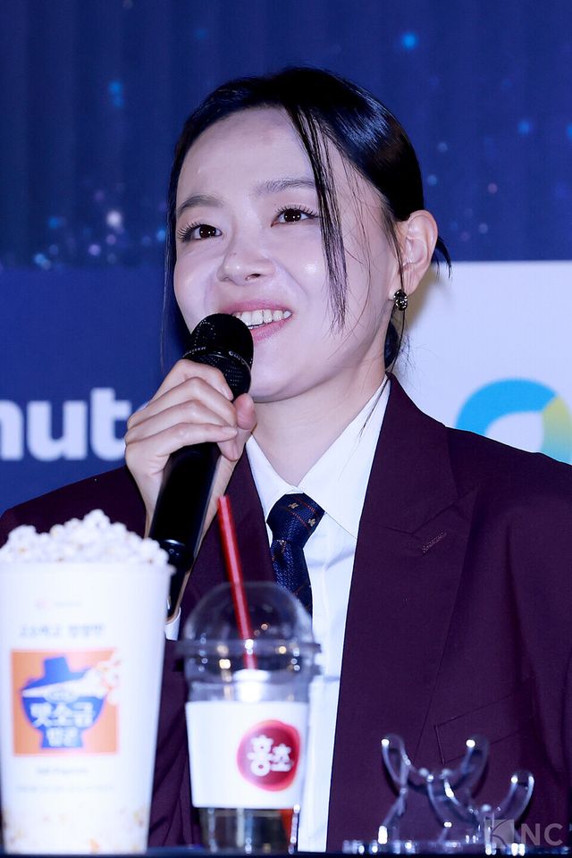 배우 이상희가 29일 오전 11시 서울 영등포구 CGV여의도에서 진행된 제46회 청룡영화상 핸드프린팅 행사에서 소감을 말하고 있다. 사진=김규빈 기자