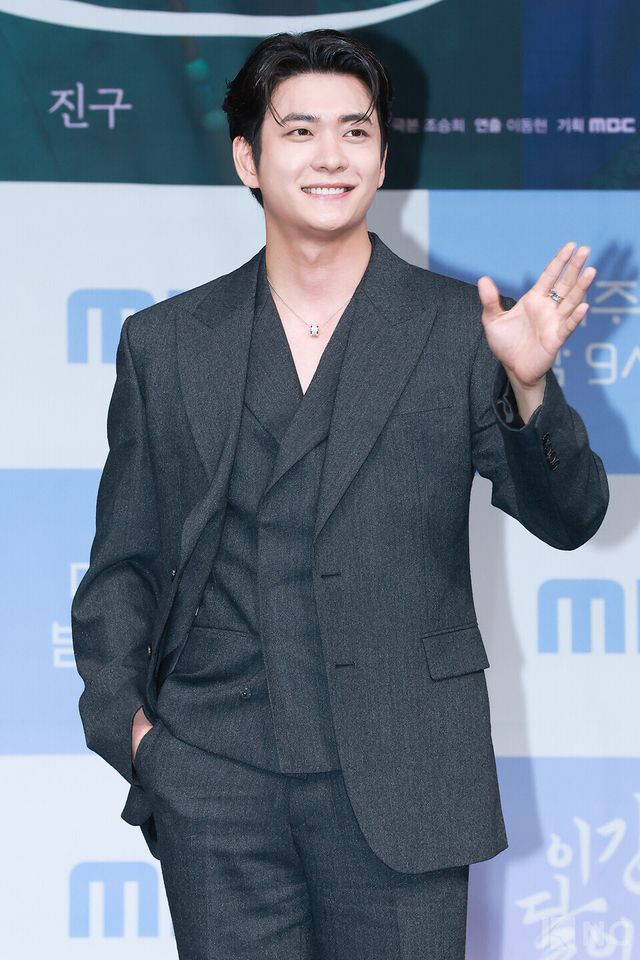 배우 강태오가 30일 오전 11시 서울 마포구 상암 MBC사옥 골든마우스홀에서 진행된 MBC 새 금토드라마 ‘이강에는 달이 흐른다’(극본 조승희/연출 이동현) 제작발표회에 참석했다. 사진=김규빈 기자