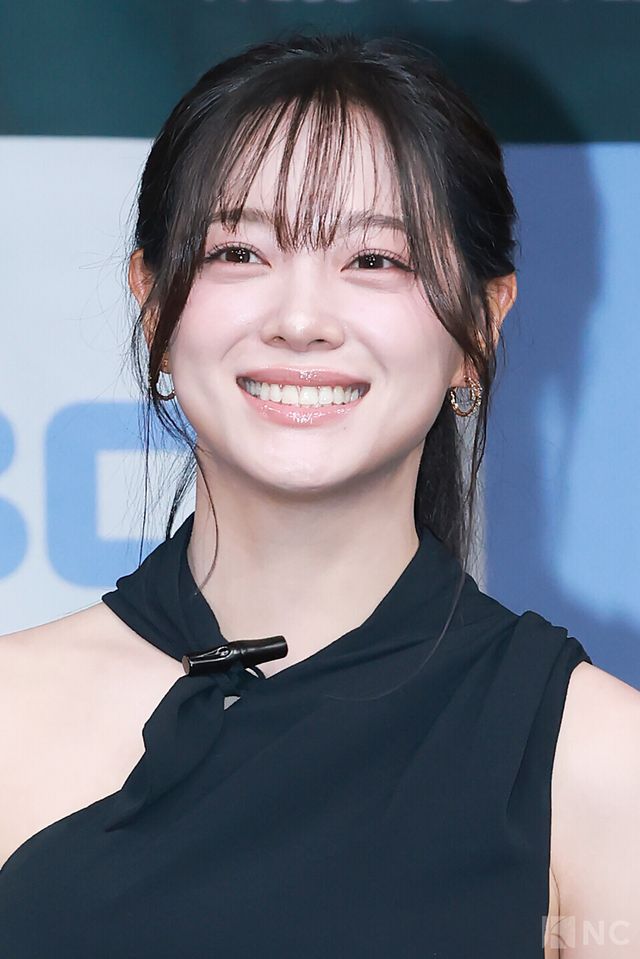 배우 김세정이 30일 오전 11시 서울 마포구 상암 MBC사옥 골든마우스홀에서 진행된 MBC 새 금토드라마 ‘이강에는 달이 흐른다’(극본 조승희/연출 이동현) 제작발표회에 참석했다. 사진=김규빈 기자
