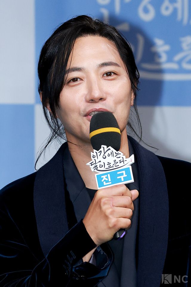 배우 진구가 30일 오전 11시 서울 마포구 상암 MBC사옥 골든마우스홀에서 진행된 MBC 새 금토드라마 ‘이강에는 달이 흐른다’(극본 조승희/연출 이동현) 제작발표회에 참석했다. 사진=김규빈 기자