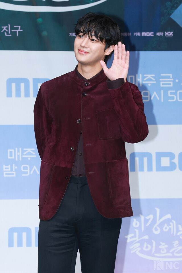 배우 이신영이 30일 오전 11시 서울 마포구 상암 MBC사옥 골든마우스홀에서 진행된 MBC 새 금토드라마 ‘이강에는 달이 흐른다’(극본 조승희/연출 이동현) 제작발표회에 참석했다. 사진=김규빈 기자