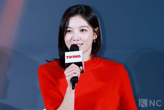 배우 김유정이 30일 오후 2시 서울 용산구 CGV&nbsp;용산아이파크몰에서 진행된 티빙 오리지널 시리즈 ‘친애하는 X’ 제작발표회에 참석했다. 사진=김규빈 기자