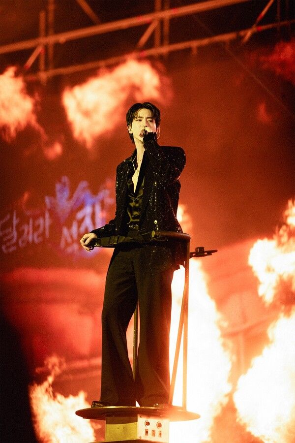 31일 인천 미추홀구 인천문학경기장 주경기장에서는 방탄소년단 진 솔로 팬콘서트 앙코르 '#RUNSEOKJIN_EP.TOUR_ENCORE' 1회차 공연이 열렸다.&nbsp;사진=빅히트뮤직