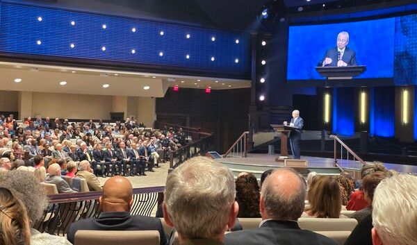 사진=애틀란타 제일침례교회 설교에 나선 김장환 목사