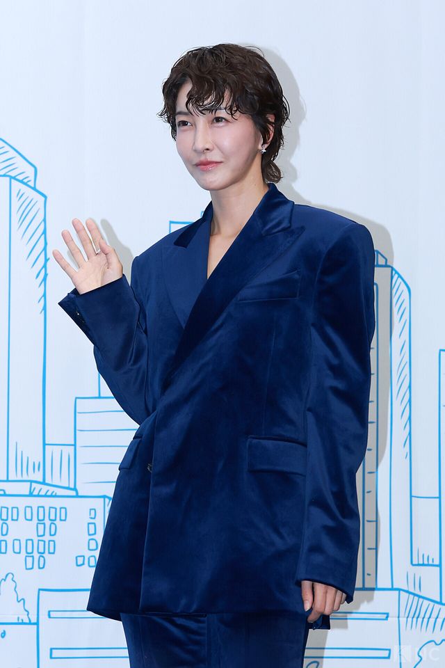 배우 진서연이 10일 오후 2시 서울 마포구 상암 스탠포드호텔 코리아에서 진행된 티비 조선 월화미니시리즈 ‘다음생은 없으니까’(극본 신이원/연출 김정민)에서 포즈를 취하고 있다. 사진=김규빈 기자