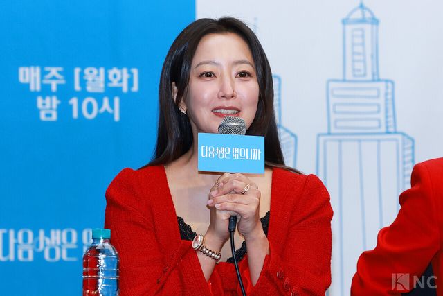 배우 김희선이 10일 오후 2시 서울 마포구 상암 스탠포드호텔 코리아에서 진행된 티비 조선 월화미니시리즈 ‘다음생은 없으니까’(극본 신이원/연출 김정민)에서 소감을 말하고 있다. 사진=김규빈 기자