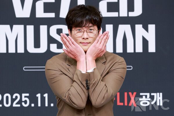 배우 최다니엘이 12일 서울 양천구 SBS목동 사옥에서 진행된 SBS 신규 오디션 ‘베일드 뮤지션’ 제작발표회에서 포즈를 취하고 있다. 사진=김규빈 기자