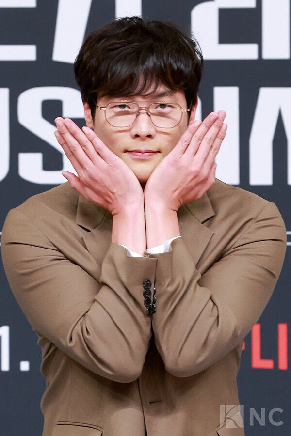 배우 최다니엘이 12일 서울 양천구 SBS목동 사옥에서 진행된 SBS 신규 오디션 ‘베일드 뮤지션’ 제작발표회에서 포즈를 취하고 있다. 사진=김규빈 기자