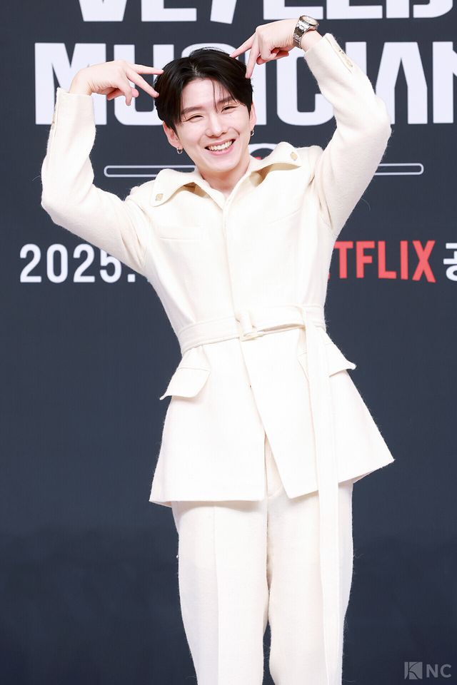 그룹 몬스타엑스(MONST X) 기현이 12일 서울 양천구 SBS목동 사옥에서 진행된 SBS 신규 오디션 ‘베일드 뮤지션’ 제작발표회에서 포즈를 취하고 있다. 사진=김규빈 기자