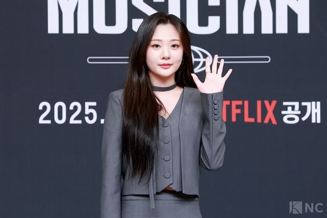 밴드 볼빨간사춘기 안지영이 12일 서울 양천구 SBS목동 사옥에서 진행된 SBS 신규 오디션 ‘베일드 뮤지션’ 제작발표회에서 포즈를 취하고 있다. 사진=김규빈 기자