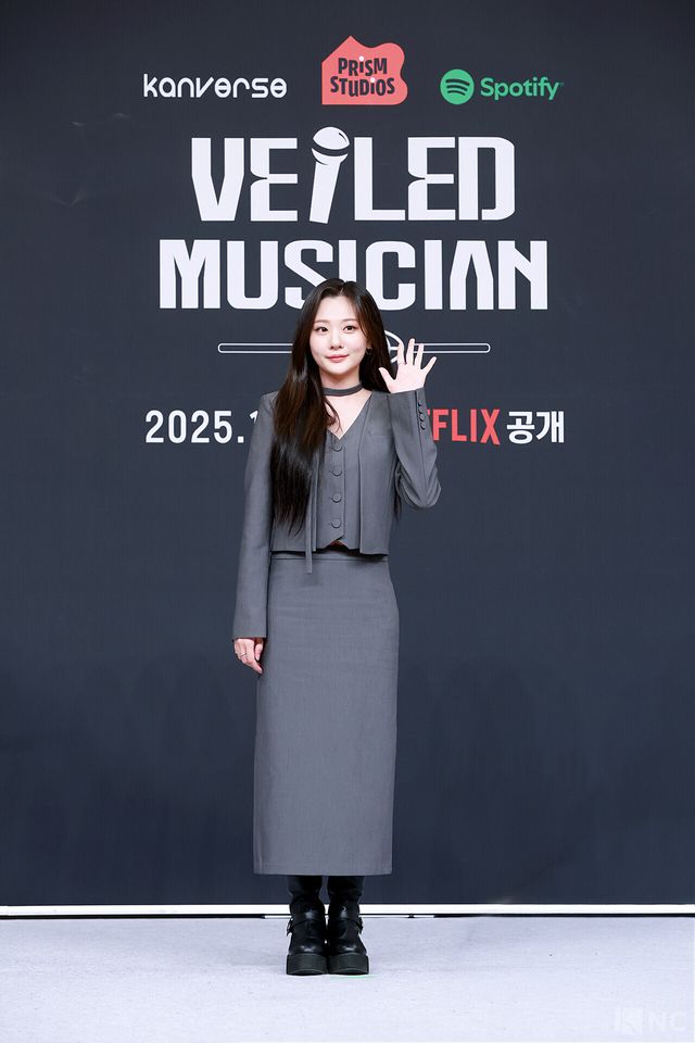 밴드 볼빨간사춘기 안지영이 12일 서울 양천구 SBS목동 사옥에서 진행된 SBS 신규 오디션 ‘베일드 뮤지션’ 제작발표회에서 포즈를 취하고 있다. 사진=김규빈 기자