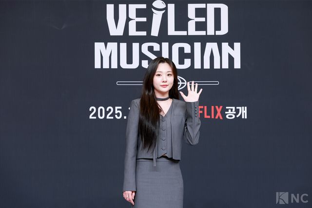 밴드 볼빨간사춘기 안지영이 12일 서울 양천구 SBS목동 사옥에서 진행된 SBS 신규 오디션 ‘베일드 뮤지션’ 제작발표회에서 포즈를 취하고 있다. 사진=김규빈 기자