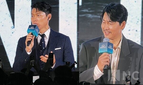 '디즈니+ 오리지널 프리뷰 2025'에 참석한 배우 현빈-정우성. 사진=뉴스컬처