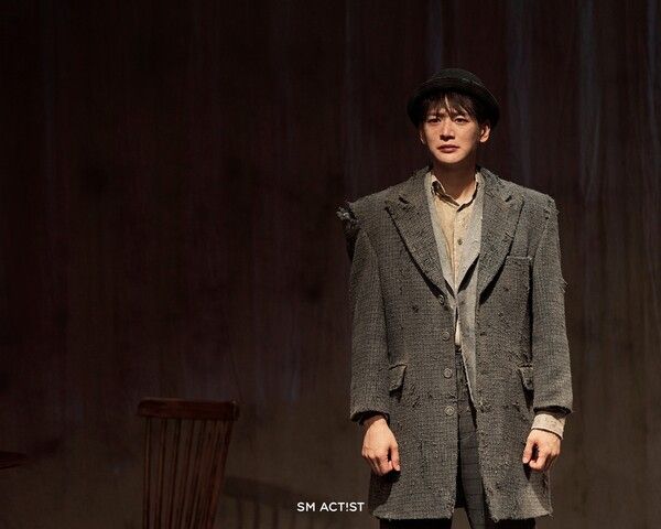 연극 '고도를 기다리며를 기다리며' 최민호 스틸. 사진=-SM엔터테인먼트