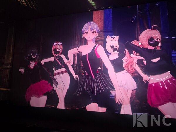 버추얼 걸그룹 러비타(Luvita)가 최근 서울 CGV 용산 아이파크몰 스크린X관에서 첫 팬콘서트 'AWAKENING'(어웨이크닝)을 개최했다. 사진=두리번, 브이런치