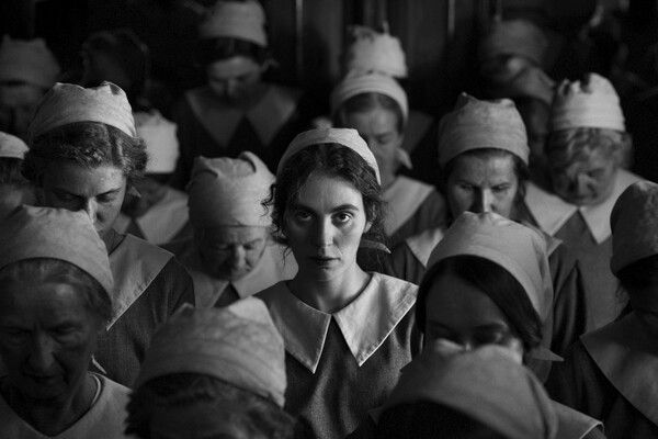 영화 '바늘을 든 소녀'. 사진=그린나래미디어