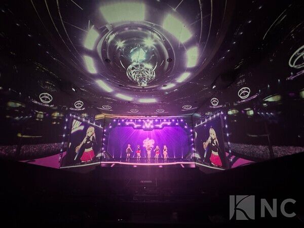 버추얼 걸그룹 러비타(Luvita)가 최근 서울 CGV 용산 아이파크몰 스크린X관에서 첫 팬콘서트 'AWAKENING'(어웨이크닝)을 개최했다. 사진=두리번, 브이런치