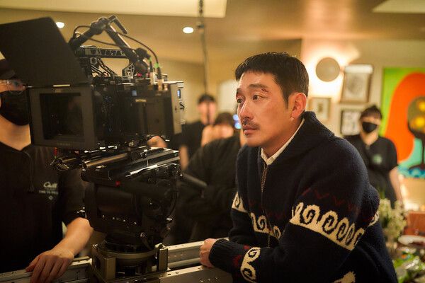 '윗집 사람들' 하정우. 사진=바이포엠 스튜디오