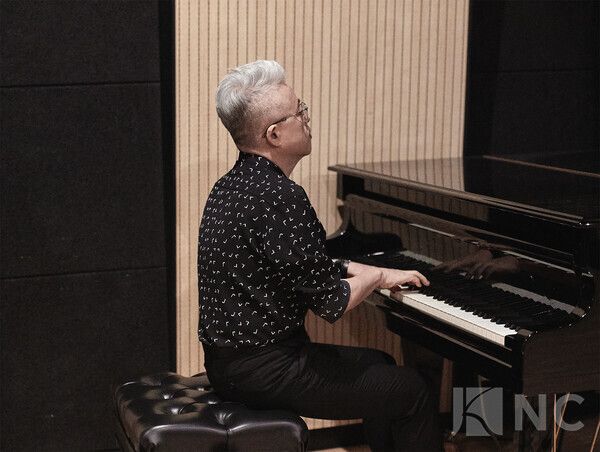 최근 제25대 한국음악저작권협회 회장 후보로 출마한 작곡가 김형석과 관련 인터뷰를 가졌다.