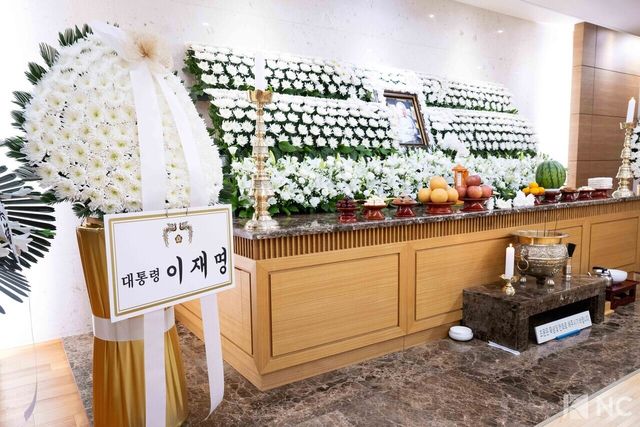 배우 故 이순재의 빈소가 지난 25일 서울아산병원 장례식장에 마련됐다. 사진=사진공동취재단