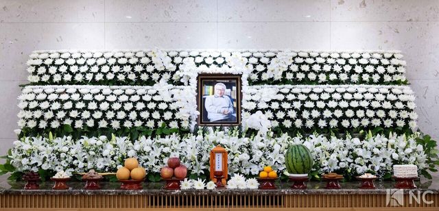 배우 故 이순재의 빈소가 지난 25일 서울아산병원 장례식장에 마련됐다. 사진=사진공동취재단