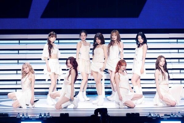 니쥬. 사진=JYP엔터테인먼트, Sony Music Labels Inc.