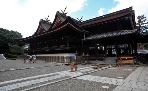 신사는 일본인들의 생활속에 스며든 종교시설이다. 사진은 키비츠 신사