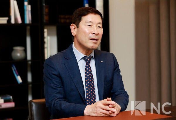 27일 오전, 경기 안산시 더헤븐리조트에서는 KLPGA 대회 ‘인카금융그룹 더헤븐마스터즈 2026 개최 조인식’이 진행됐다. 이날 최병채 인카금융그룹 회장은 행사 간 인터뷰를 통해 대회운영을 비롯한 더헤븐리조트와의 다양한 협업 의지를 드러냈다. 사진=김규빈기자