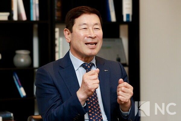 27일 오전, 경기 안산시 더헤븐리조트에서는 KLPGA 대회 ‘인카금융그룹 더헤븐마스터즈 2026 개최 조인식’이 진행됐다. 이날 최병채 인카금융그룹 회장은 행사 간 인터뷰를 통해 대회운영을 비롯한 더헤븐리조트와의 다양한 협업 의지를 드러냈다. 사진=김규빈기자