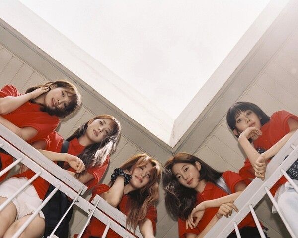 LE SSERAFIM. 写真=Source Music.