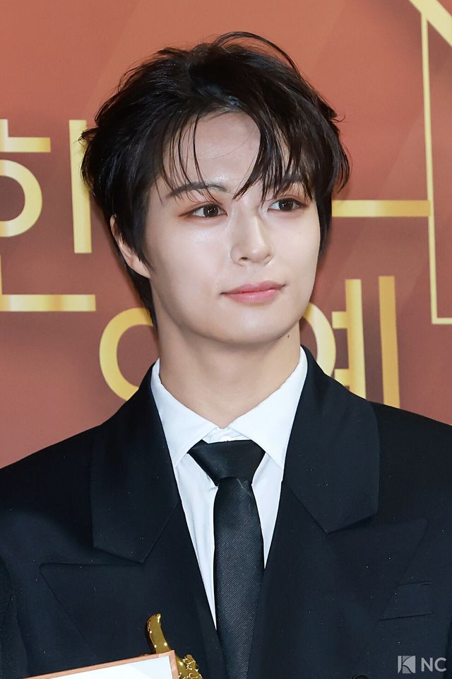 그룹 유어즈(YUHZ) 효가 29일 서울 영등포구 국회의원회관에서 진행된 ‘2025 대한민국 한류연예대상’에서 포즈를 취하고 있다. 사진=김규빈 기자