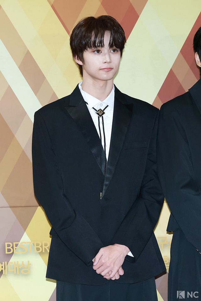 그룹 유어즈(YUHZ) 카이가 29일 서울 영등포구 국회의원회관에서 진행된 ‘2025 대한민국 한류연예대상’에서 포즈를 취하고 있다. 사진=김규빈 기자