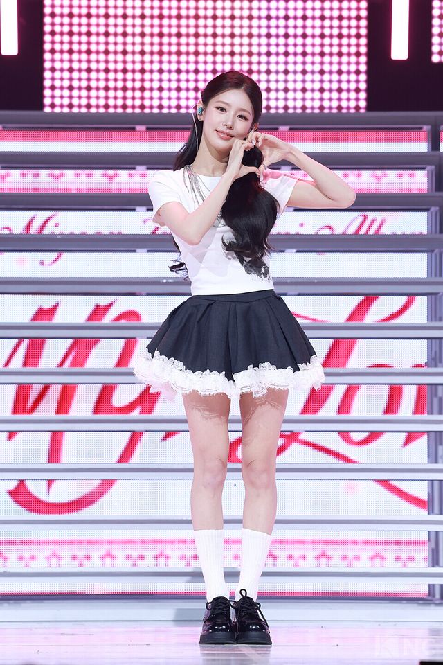 그룹 아이들(i-dle) 미연이 3일 오후 4시 서울 용산구 블루스퀘어 SOL트래블홀에서 진행된 미니 2집 ‘마이, 러버(My, Lover) 발매 기념 미디어 쇼케이스에서 포즈를 취하고 있다. 사진=김규빈 기자