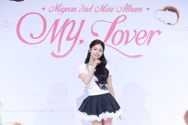 그룹 아이들(i-dle) 미연이 3일 오후 4시 서울 용산구 블루스퀘어 SOL트래블홀에서 진행된 미니 2집 ‘마이, 러버(My, Lover) 발매 기념 미디어 쇼케이스에서 포즈를 취하고 있다. 사진=김규빈 기자