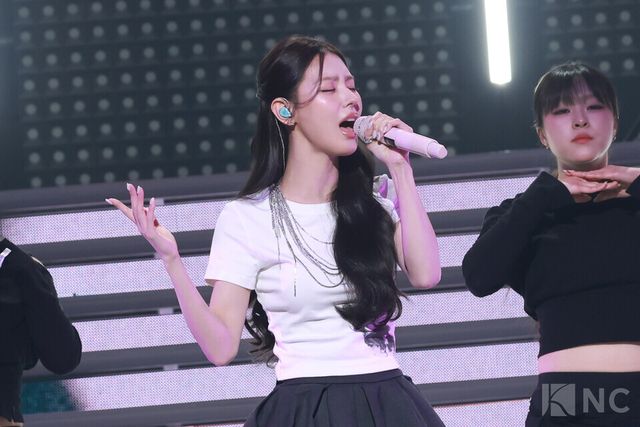 그룹 아이들(i-dle) 미연이 3일 오후 4시 서울 용산구 블루스퀘어 SOL트래블홀에서 진행된 미니 2집 ‘마이, 러버(My, Lover) 발매 기념 미디어 쇼케이스에서 타이틀곡 무대를 선보이고 있다. 사진=김규빈 기자