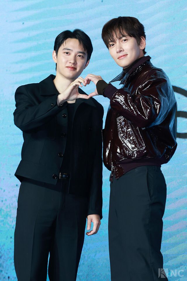 배우 도경수, 지창욱이 3일 오전 11시 서울 영등포구 콘래드 서울 호텔에서 진행된 디즈니+ 오리지널 시리즈 '조각도시’(각본 오상호/연출 박신우) 제작발표회에서 포즈를 취하고 있다. 사진=김규빈 기자