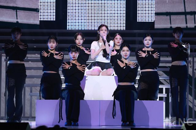 그룹 아이들(i-dle) 미연이 3일 오후 4시 서울 용산구 블루스퀘어 SOL트래블홀에서 진행된 미니 2집 ‘마이, 러버(My, Lover) 발매 기념 미디어 쇼케이스에서 타이틀곡 무대를 선보이고 있다. 사진=김규빈 기자