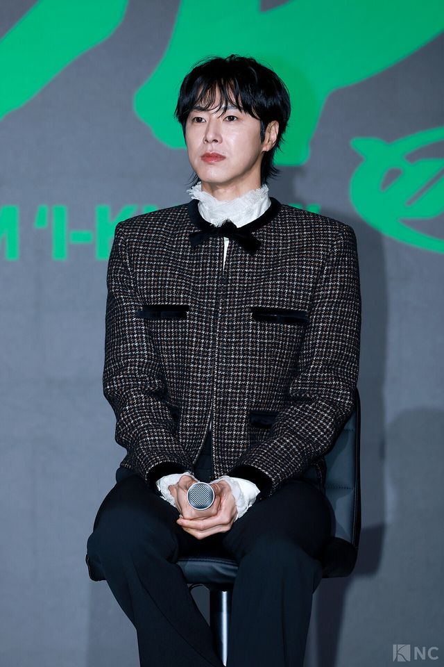 그룹 동방신기(TVXQ!) 유노윤호가 5일 오후 2시 서울 송파구 소피텔 앰배서더 서울 호텔에서 진행된 정규 1집 ‘아이-노(I-KNOW)’ 발매 기념 기자간담회에 참석했다. 사진=김규빈 기자