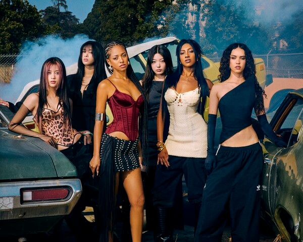 KATSEYE. Photo by HYBE and Geffen Records.