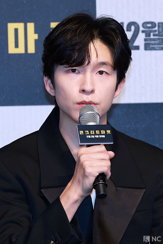 배우 홍경이 1일 서울 송파구 롯데시네마 월드타워점에서 진행된 영화 ‘콘크리트 마켓’(감독 홍기원) 언론배급시사회 및 기자간담회에서 소감을 말하고 있다. 사진=김규빈 기자