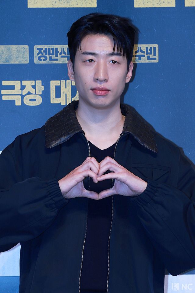 배우 유수빈이 1일 서울 송파구 롯데시네마 월드타워점에서 진행된 영화 ‘콘크리트 마켓’(감독 홍기원) 언론배급시사회 및 기자간담회에서 포즈를 취하고 있다. 사진=김규빈 기자