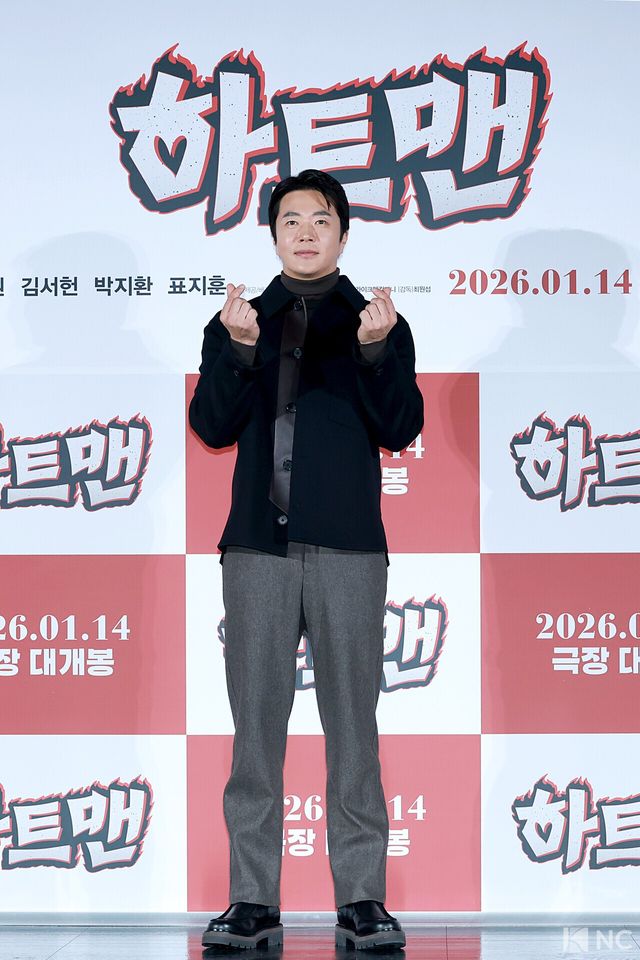 배우 권상우가 11일 오전 서울 광진구 롯데시네마 건대입구에서 진행된 영화 ‘하트맨’(감독 최원섭) 제작보고회에서 포즈를 취하고 있다. 사진=김규빈 기자