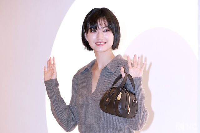 배우 김도연이 12일 오전 서울 송파구 잠실 롯데월드몰에서 열린 한 라이프 브랜드의 팝업 스토어 오픈 기념 포토콜에서 포즈를 취하고 있다. 사진=김규빈 기자