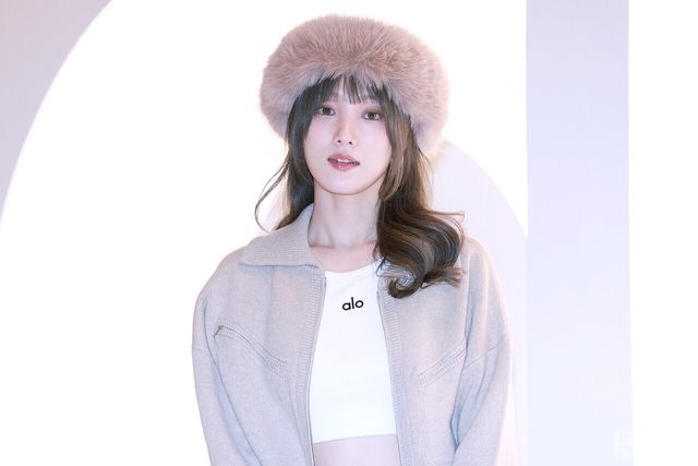 배우 이성경이 12일 오전 서울 송파구 잠실 롯데월드몰에서 열린 한 라이프 브랜드의 팝업 스토어 오픈 기념 포토콜에서 포즈를 취하고 있다. 사진=김규빈 기자