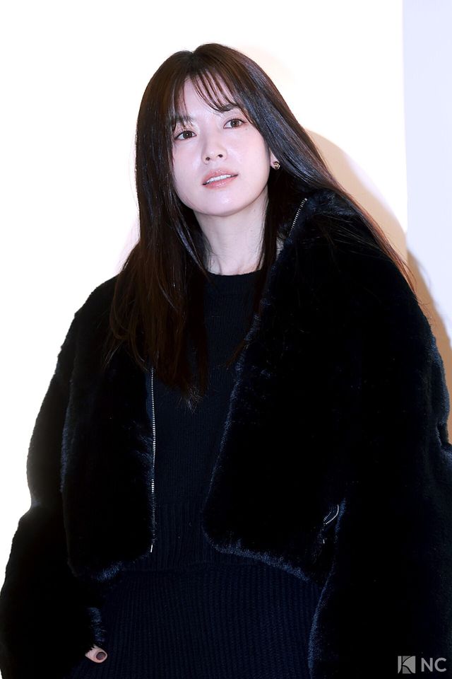 배우 한효주가 12일 오전 서울 송파구 잠실 롯데월드몰에서 열린 한 라이프 브랜드의 팝업 스토어 오픈 기념 포토콜에서 포즈를 취하고 있다. 사진=김규빈 기자