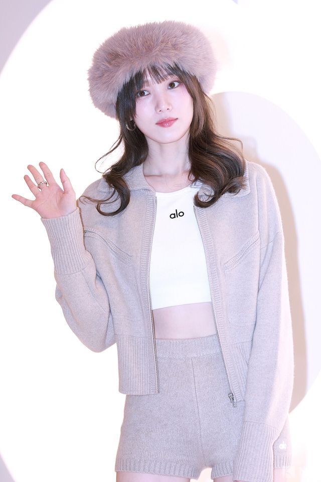 배우 이성경이 12일 오전 서울 송파구 잠실 롯데월드몰에서 열린 한 라이프 브랜드의 팝업 스토어 오픈 기념 포토콜에서 포즈를 취하고 있다. 사진=김규빈 기자