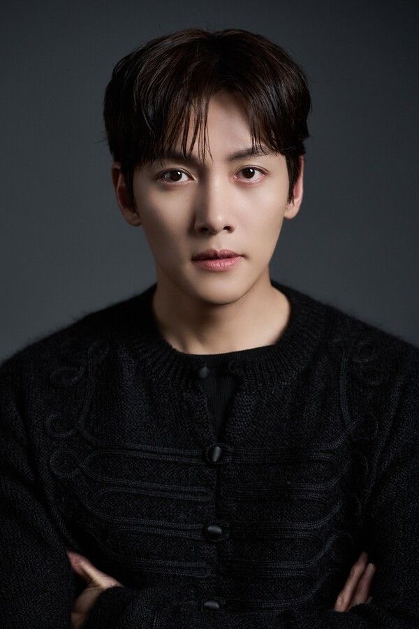 Ji Chang-wook in The Manipulated. Photo by Disney+.
